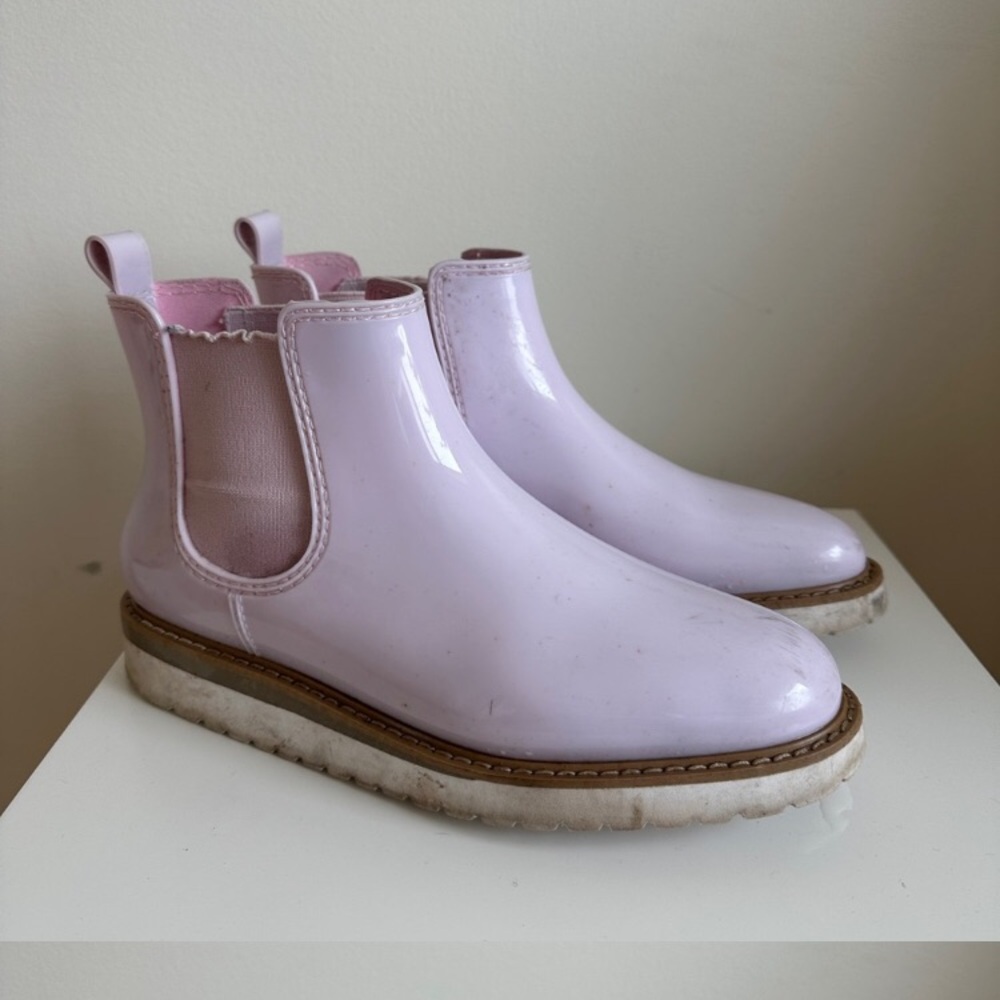 Cougar Lilac / Petal Pink Pink Patent Chelsea Rain Boots - women size 9